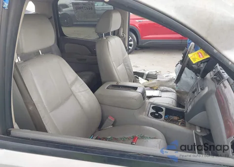 2009 GMC Yukon Xl 1500 Slt1 z USA, uszkodzony, nr VIN 1GKFC360X9J107952